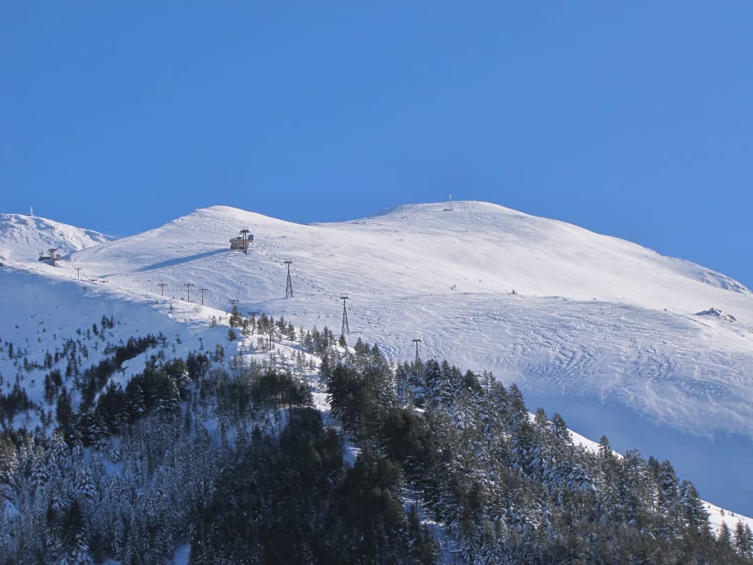 SNEG NA PLANINAMA IDEALAN ZA SKIJANJE!