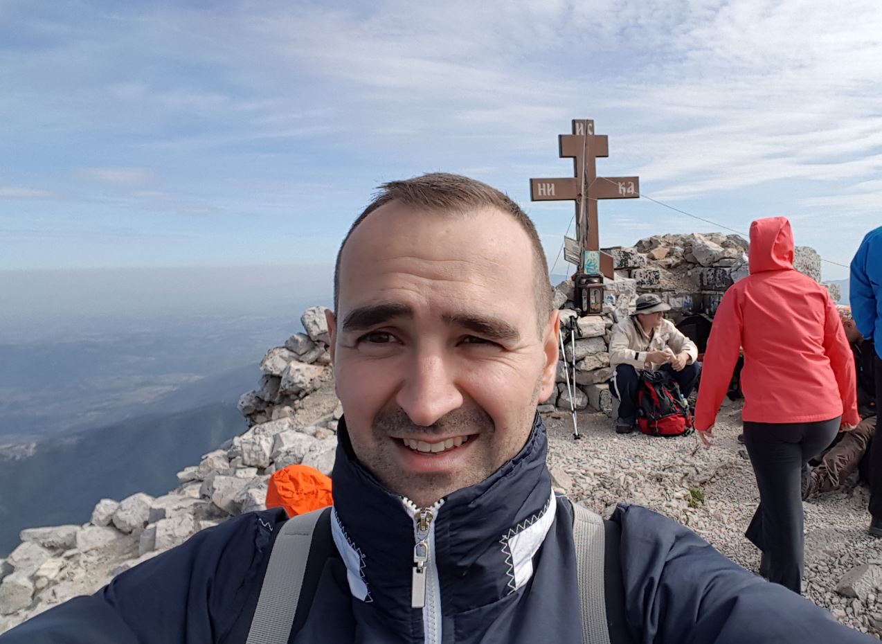 Topla preporuka za ove predane mlade ljude. Dvoje su se tako smuvali :)